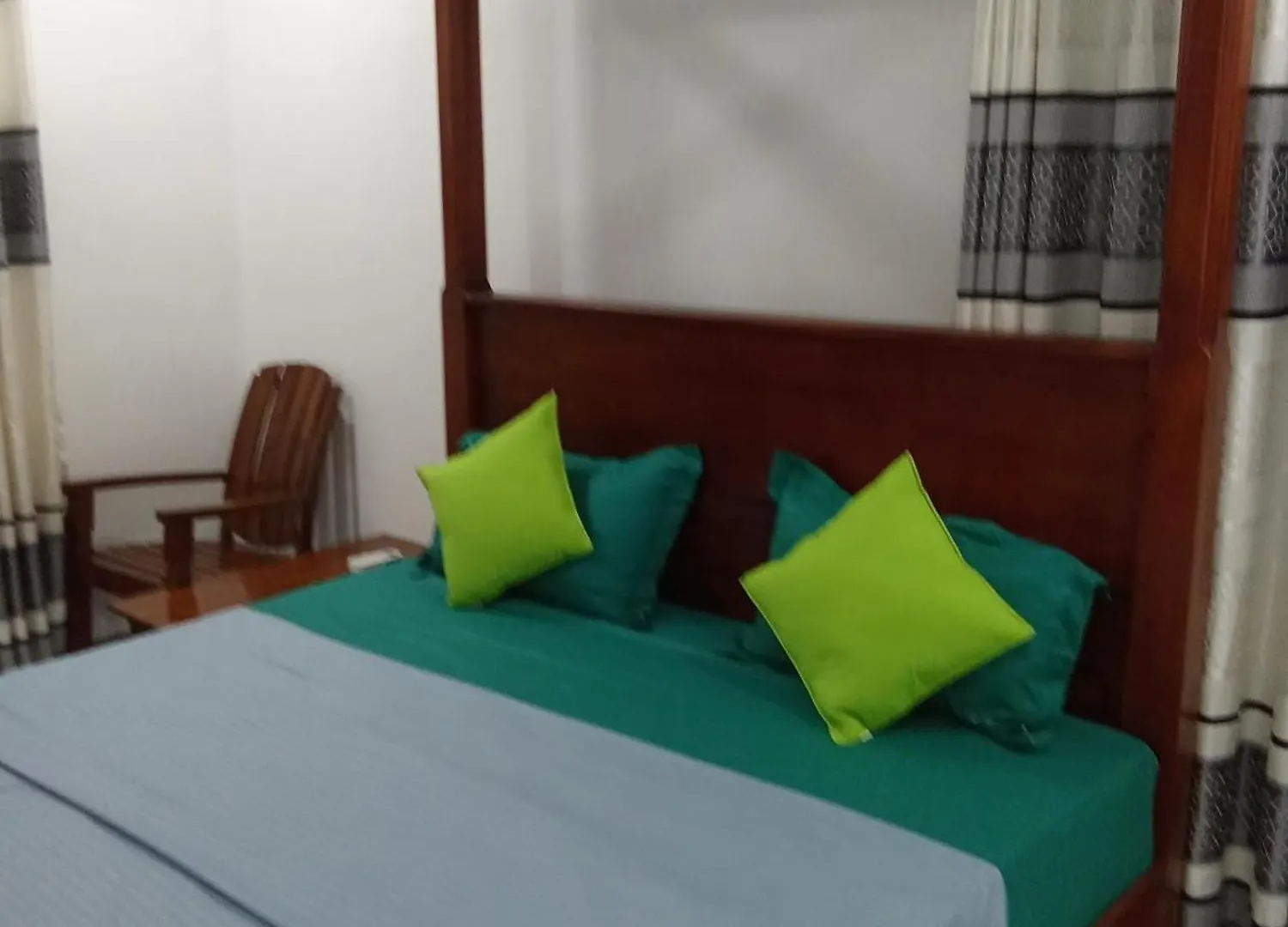 Solaces Transit Residence Liyanagemulla Bed & Breakfast